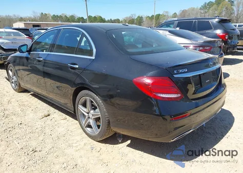 2017 Mercedes-Benz E 300 z USA, uszkodzony, nr VIN WDDZF4JB6HA090960